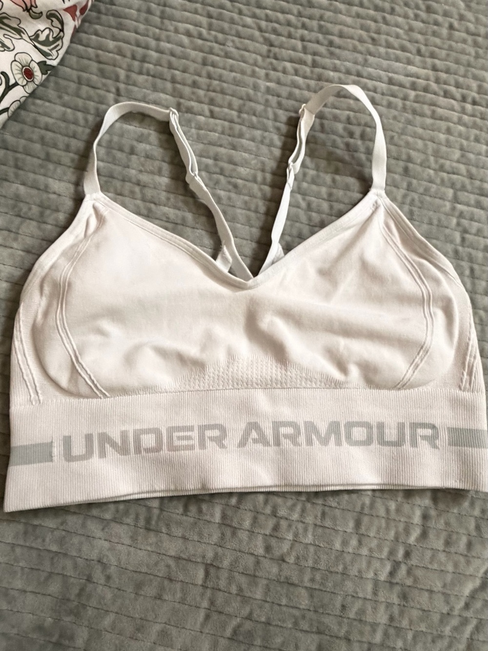 Under Armour Women’s Seamless White Sports Bra